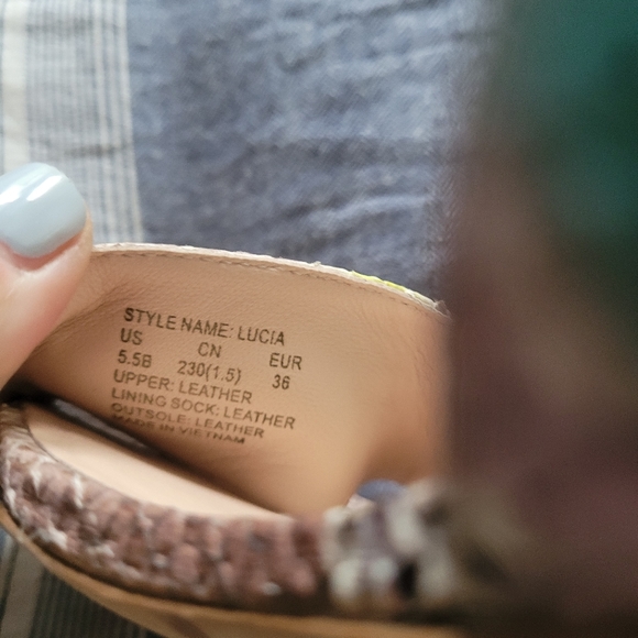 Authentic Kate Spade Faux Crocodile Sandals. Sz 5.5B - Picture 5 of 5